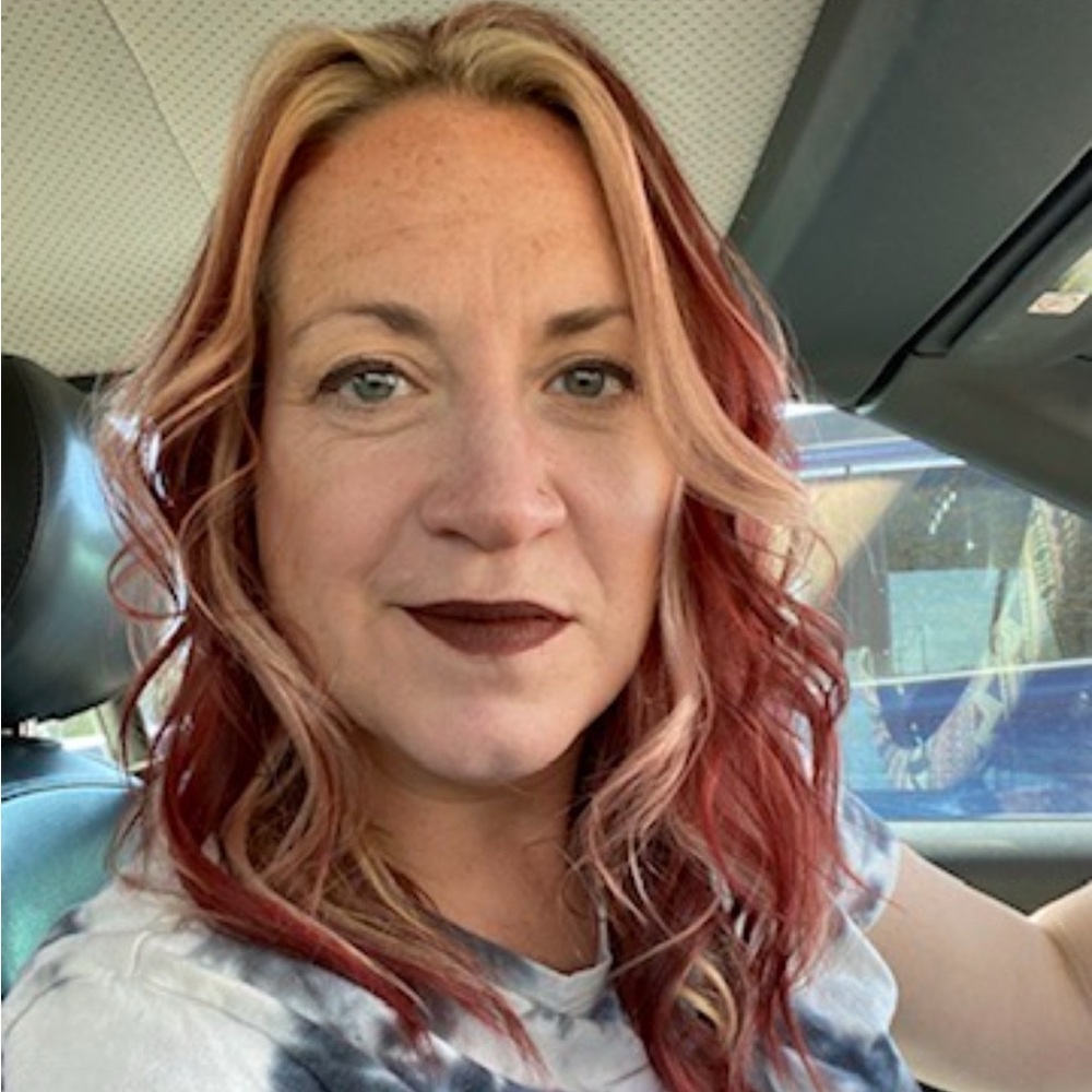 Meet your Posher, Alyson